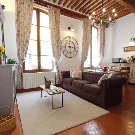 Cent Cinq - Unique Apartments In The Heart Of Apt Exterior foto