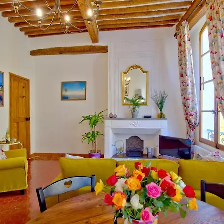 Cent Cinq - Unique Apartments In The Heart Of Apt Exterior foto