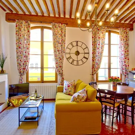 Cent Cinq - Unique Apartments In The Heart Of Apt Exterior foto